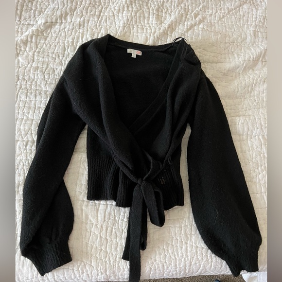 Sweater - Picture 1 of 2